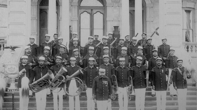 Royal_Hawaiian_Band_in_1889_(PPWD-1-3-012)