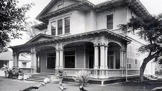 1024px-Ainahau_-_Kaiulani's_House1