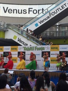 お台場タヒチフェスタの様子